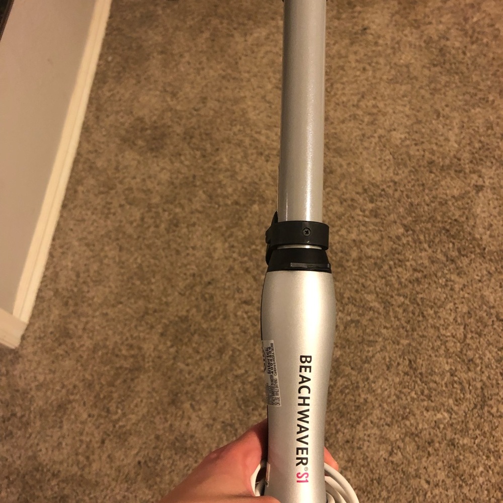 Beachwaver S1 rotating curling iron